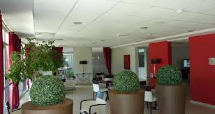 Le bâtiment central (comprenant la. Ehpad Senior Toulouse Tibaous A Toulouse 31000 Avis Maison De Retraite