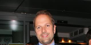 Actor's breastfeeding wife told to cover up