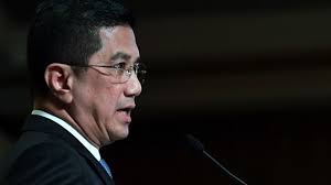 Malaysia's senior minister azmin ali is expected to formally join prime minister muhyiddin yassin's bersatu party this weekend. Amid Pkr Rift Azmin Faction Could Form New Party Or Join Bersatu Analysts Cna