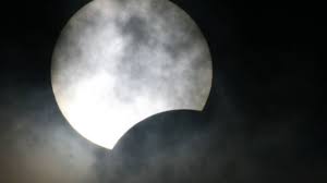Wenn es blöd kommt, dann bedeutet das wirklich unheil für uns deutsche. Sonnenfinsternis 20 Marz 2015 Alle Uhrzeiten Und Orte Im Uberblick So Verpassen Sie Nichts News De