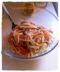 Una idea per una ricetta con il surimi: Insalata Di Surimi Contorno Facile E Veloce La Cucina Sottosopra
