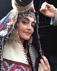 halime hatun was stuck in esra bilgic 39 s mind lace lacedesign lacedress turkish women beautiful esra bilgic turkish fashion