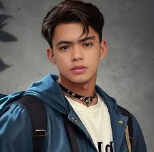 Mention mo yung babaeng bumihag sa puso mo at gusto mo makasama sa Pasko.  🙈❤️