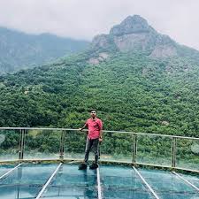 Artvin seyir terası merkeze yakın diyebileceğimiz bir yerde. Photos At Artvin Cam Teras Castle