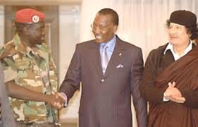 ونقلت وكالة رويترز للأنباء عن جنرال في الجيش قوله إن 300 مسلح قتلوا وأن 150 آخرين أسروا. ØµØ­ÙŠÙØ© Ø§Ù„Ø£ÙŠØ§Ù… Ø§Ù„Ø±Ø¦ÙŠØ³ Ø§Ù„ØªØ´Ø§Ø¯ÙŠ ÙˆØ²Ø¹ÙŠÙ… Ù…ØªÙ…Ø±Ø¯ÙŠÙ† ÙŠÙˆÙ‚Ø¹Ø§Ù† Ø¹Ù„Ù‰ Ø§ØªÙØ§Ù‚ÙŠØ© Ø³Ù„Ø§Ù…