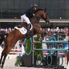 Laura collett is a british athlete and competes in eventing. Xxifhlstdisbhm