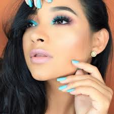 Sandy Suazo's Instagram, Twitter & Facebook