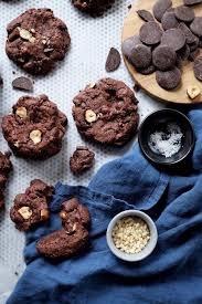 Cookies Au Chooclat Noisettes Et Fleur De Sel Cookies Chocolat Delicieux Desserts Dessert