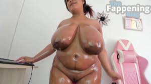 Angie Bravo  AngieFoxxyLove  HugeTitsAngie Nude Leaks OnlyFans Photo 15 |  TheFappening