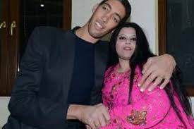 Arsitektur dan kemegahan nya telah melekat dihati semua orang, tidak hanya warga setempat, amerika, tapi semua orang di dunia. Manusia Tertinggi Di Dunia Akhirnya Menikah