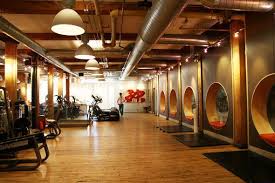 Kauçuk, smooth baskı ile preslenmiş mat daha fazla kategori. Diesel Fitness Fitness Boutique Gym Interior Fitness Center Design