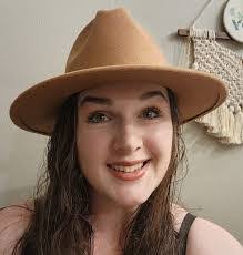 Shelly Daigle's Instagram, Twitter & Facebook