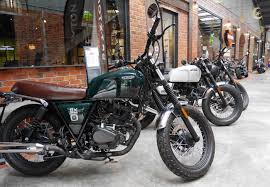 Mforce bike holdings sdn bhd is one of the largest motorcycle distributors in penang, malaysia which was founded by dato' sri tan lean heah in 2008. Motosikal Moden Klasik Brixton 3 Varian Bermula Rm8 988 Seunit Mekanika