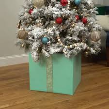 Try one of these diy alternatives instead. Hgtv 5 Christmas Tree Skirt Alternatives Facebook