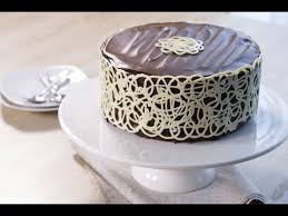 Perfect Mud Cake And White Chocolate Lace Anne Sophie Fashion Cooking Gateau Chocolat Chocolat Idee Gateau