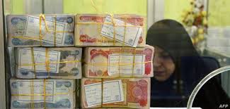 رئيس الوزراء السوري رياض فريد حجاب ينشق على نظام الرئيس بشار الأسد ويلجأ للأردن، والرئيس السوري يعين عمر غلاونجي رئيسًا مؤقتًا للحكومة. ØªØ®ÙÙŠØ¶ Ù‚ÙŠÙ…Ø© Ø§Ù„Ø¯ÙŠÙ†Ø§Ø± ØªØ­Ø°ÙŠØ±Ø§Øª Ùˆ Ø£Ø±Ù‚Ø§Ù… Ù…Ø®ÙŠÙØ© Ø¨Ø¹Ø¯ Ø§Ù„Ù‚Ø±Ø§Ø± Ø§Ù„Ø¹Ø±Ø§Ù‚ÙŠ Ø§Ù„Ø­Ø±Ø©