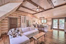 Just 50 feet from the waterline of the backwaters of the lake soaring eagle is a relaxing and romantic place to be. Bloomington Cabin Mins To Campus And Lake Monroe Bloomington Updated 2021 Prices