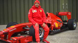 Open box to find steering wheel and pedals with a clap to secure it. Ferrari Test Driver Marc Gene Has The Best Job Grr