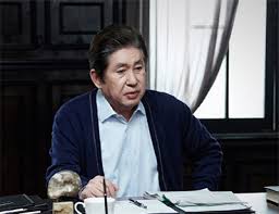 허나 아들인 하정우 가 연예부 기자에게 질문을 받고 잘못된 사실이라고 뒤늦게나마 해명했다. Rvi0vhly2pywim