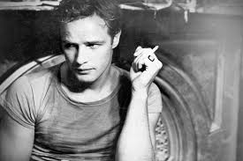 Von basics bis hin zu designermode: How To Dress Like Style Icon Marlon Brando The Gentleman S Journal