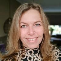 Wendy Deering's Instagram, Twitter & Facebook