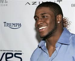 Football player Reggie Bush of the New Orleans Saints arrives for Moves Magazine&#39;s Super Bowl Gala. LIONS: The Lions are going to attempt to try Bush as a ... - 1e85837bca8ea5d458f481408e54-grande