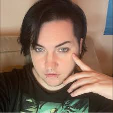 How to decorate outside the mailbox?