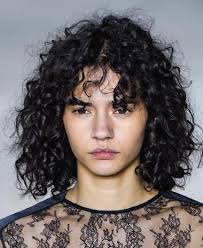 Come ravvivarli con riflessi, shatush,. Moda Capelli 2018 20 Tagli Capelli Neri Donna Dalle Sfilate Marieclaire