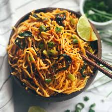 Vegan Singapore Noodles In 2020 Singapore Noodles Vegan Recipes Food