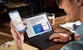 Samsung and microsoft have had a pretty close relationship for the past couple of years. Samsung Flow Lets You Unlock Your Pc With Your Gear Watch Enables Smart View To Mirror