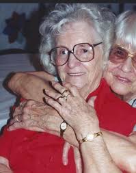 Edna Boggs's Instagram, Twitter & Facebook