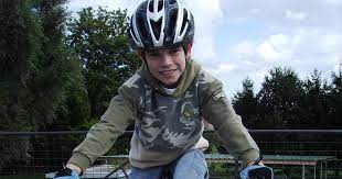 The racing line took riders close to the barriers, which use large. De Jeugd Van Wk Hoop Van Aert Wout En Zijn Fiets Waren Onafscheidelijk Veldrijden Hln Be
