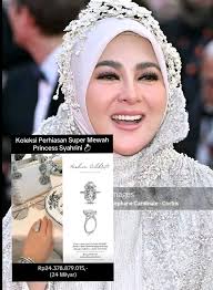 Koleksi Perhiasan Super Mewah Syahrini