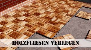 Alles in allem kann man festhalten, dass balkonfliesen aus holz nicht nur optisch eine menge hermachen. Holzfliesen Verlegen Neuer Look Fur Den Balkon Youtube