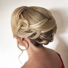 Naturally curly hair deserve wedding hairstyle that do them justice. 30 Gorgeous Mother Of The Bride Hairstyles For 2020 Hair Adviser