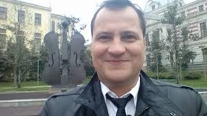 Serban huidu prezinta zilnic impreuna cu mihai gainusa emisiunea matinala cronica cu huidu si gainusa la radio kiss fm. CoincidenÈ›Äƒ Sau Nu Ce S A Intamplat In Ziua In Care È™erban Huidu A Suferit Accidentul La Schi Vedete Avantaje Ro De 20 De Ani Pretuieste Femei Ca Tine