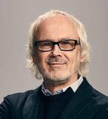 Larry Pine's Instagram, Twitter & Facebook