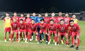 Actualmente, el estadio d sabah es el stadium likas, en la ciudad de kota kinablu, con capacidade para 35000 espectadores. Gerbang Maya Ogos 2018
