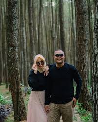 Mengintip pose cewek tidur saat berjemur di pantai gudang link. Referensi Foto Prewedding