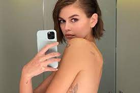 An Expert On Diy Stick And Poke Tattoos The Dangerous Lockdown Trend Dazed Beauty