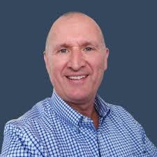 Dennis Roche's Instagram, Twitter & Facebook