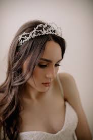 Delicate wedding crowns for the understated bride