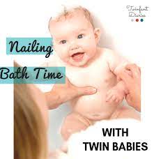 One end of this tub has a reclining position for infant's comfort that are unable to sit up on their own. Dream On Me Bath Seat Duo Aquapod When Can Twins Bathe Together Aquapod Duo For Sale Books For Newborn Twins Twin Baby Bathing Archives Bethany Rutledge