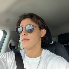 Dylan Gale's Instagram, Twitter & Facebook