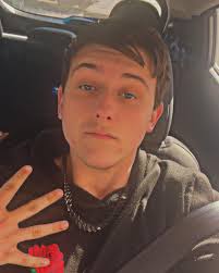 Dylan Avery Smith (@bl1tz._.sh0tu) • Instagram photos and videos