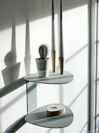 Terminez votre décoration intérieure avec une belle étagère murale disponible chez hcommehome. 18 Jolies Etageres Pour Gagner De La Place A La Maison Maison Creative