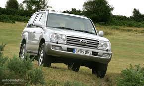Der toyota land cruiser ist zusammen mit dem toyota hilux das erste kraftfahrzeug, das mit jeweils starken. Toyota Land Cruiser 100 Specs Photos 2002 2003 2004 2005 2006 2007 Autoevolution
