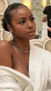 Danielle Piper (toocutedannie)