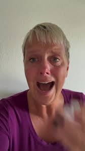 🎙️ Ein Aufruf durchzuhalten 🎙️ Heute wurde mein Herz auf eine ganz  besondere Weise berührt, und ich möchte diesen durchaus emotionalen Moment  mit Euch teilen. 🙏🏻 Als Speakerin und Leiterin einer ...