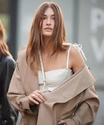 Research shows that short hairstyles are more preferred by women. Trendy Spring Haircut Ideas To Inspire Fresh 2019 Look